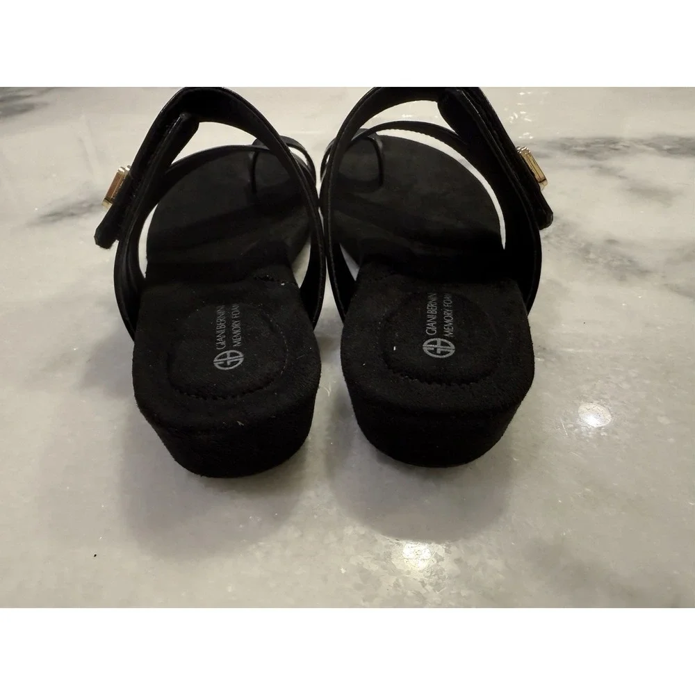 Giani Bernini Rilleyy Sandals Women 6.5 Black Wedge Toe Loop Gold Hardware